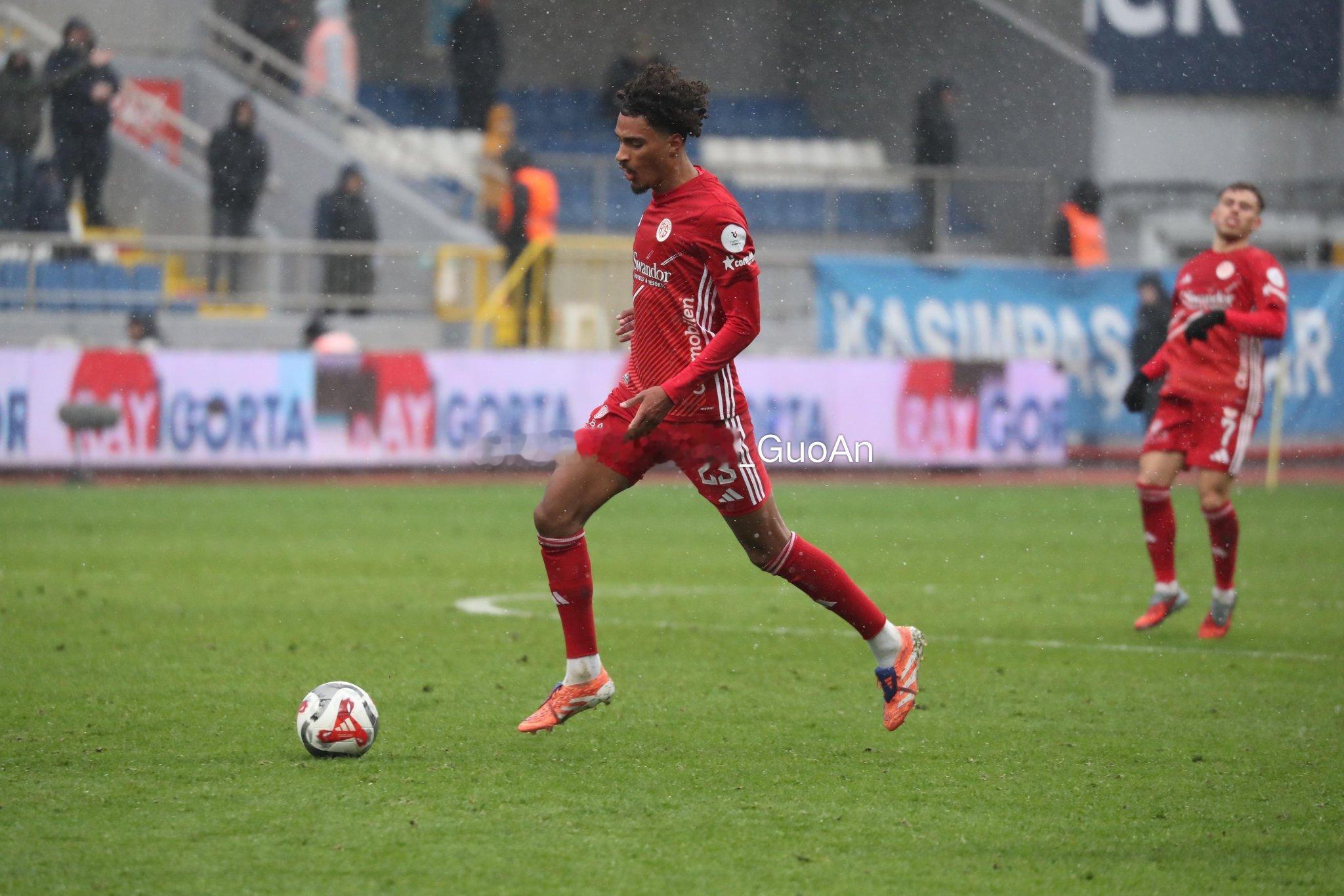 土耳其媒体Antalya ve Spor：北京国安曾报价100万欧元求购安塔利亚