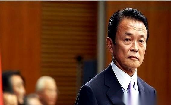日本政客麻生太郎曾经把话挑得很明：只要在外面把紧张气氛拉满，日本国内掏钱扩军就顺