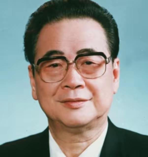 弥留之际唤“李鹏”，一段跨越血缘的革命深情
 
很多人不曾知晓邓颖超心中深藏的牵