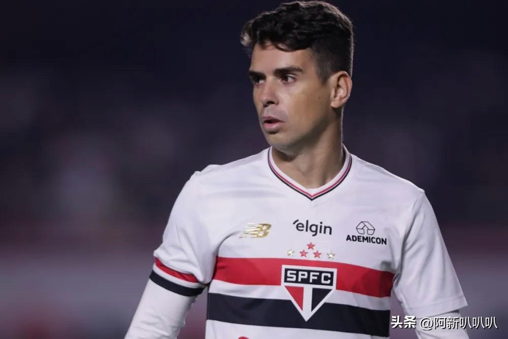 在中超8年赚16亿！34岁奥斯卡讨薪3个月：几天内正式解约，宣布退役。

大家好