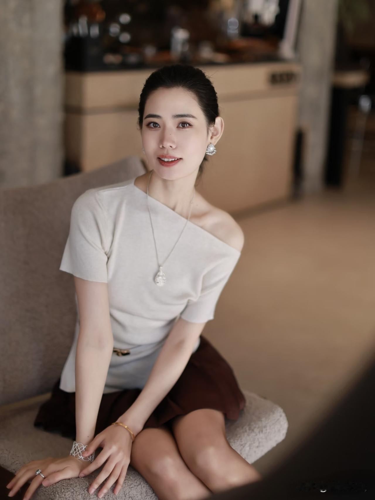 忙而有度，闲而有趣，带上开心，去不一样的地方，看不一样的风景，知道不一样的事， 