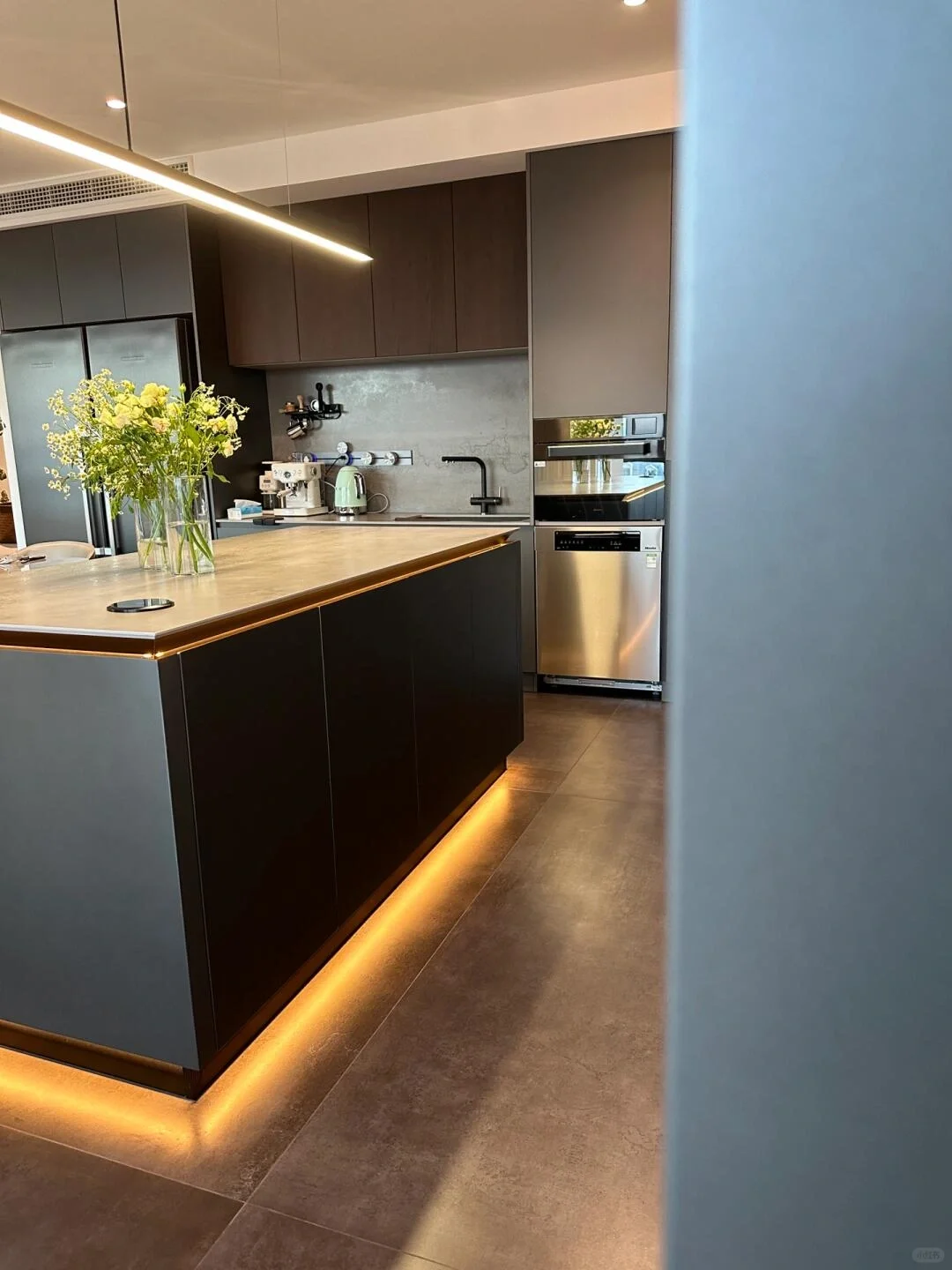 你们要的发光岛台铝材