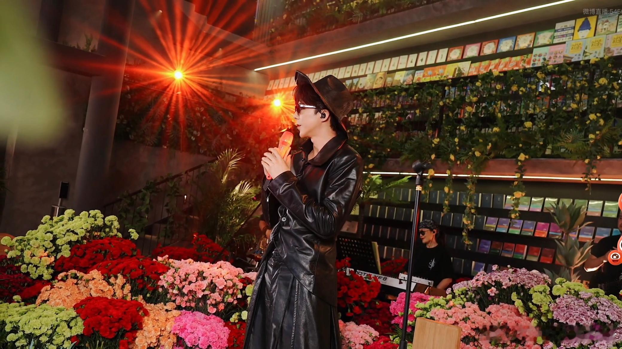 刘宇宁直播 | 刘宇宁 刘宇宁康乃馨音乐节7.0直播完全演唱会配置。花房场地。穿