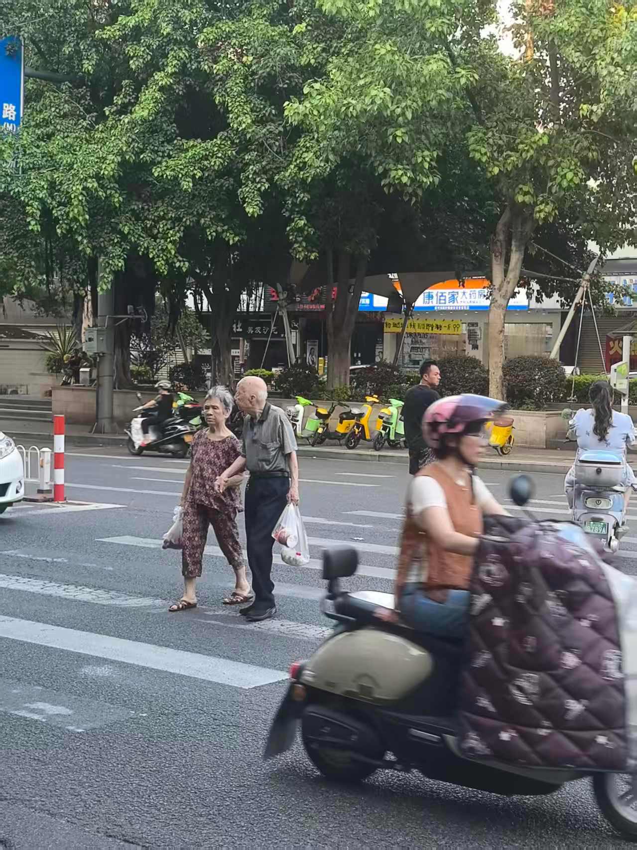 路上看到的风景，抓拍下来～ 