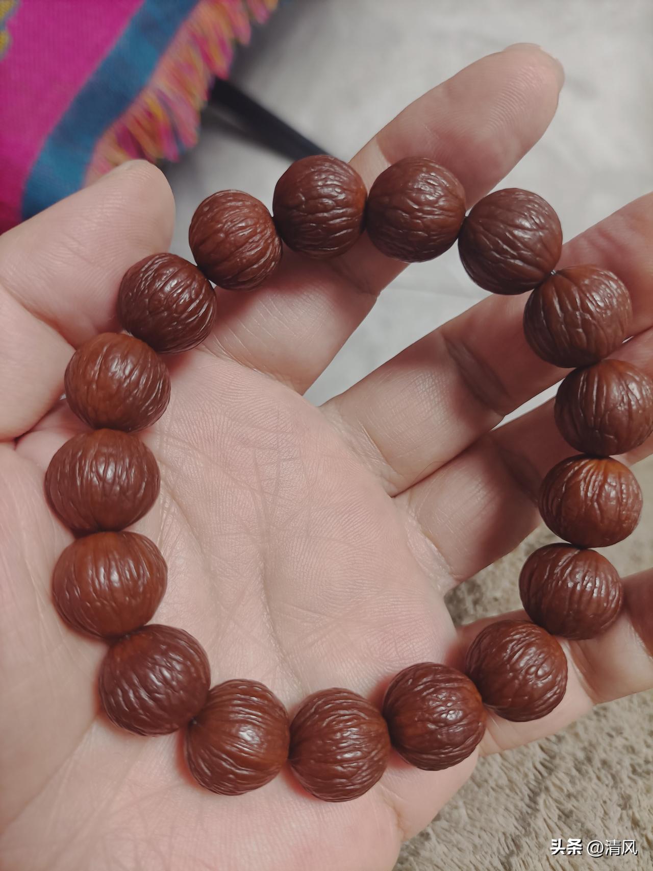 2025年6月入手的猴头手串，盘的时间不多，但基本上每天都戴在手上，大家觉得如何