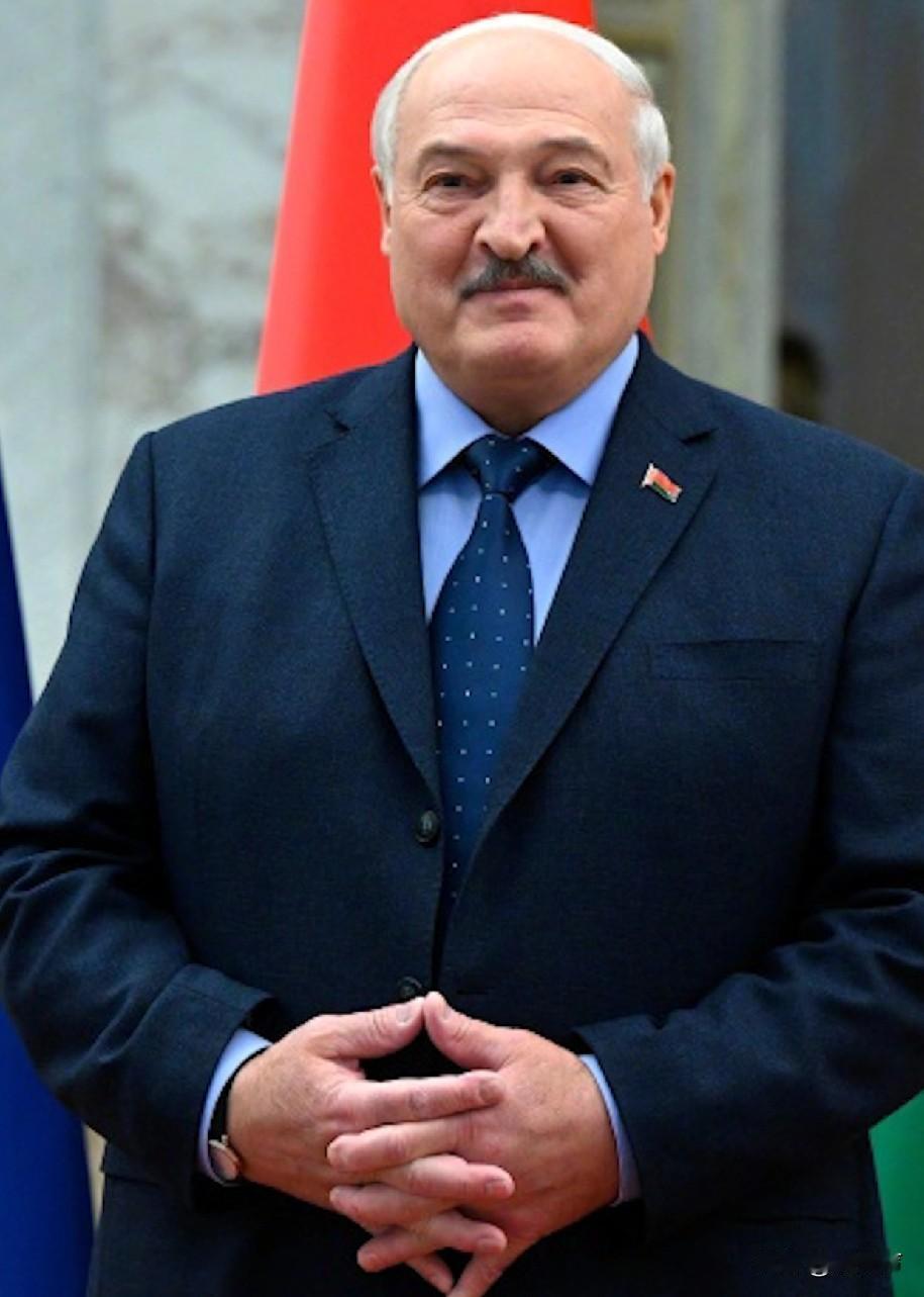 卢卡申科这个老狐狸，眼光是真的毒。
 
一句“东方大国人遇事不急”，直接把我们的