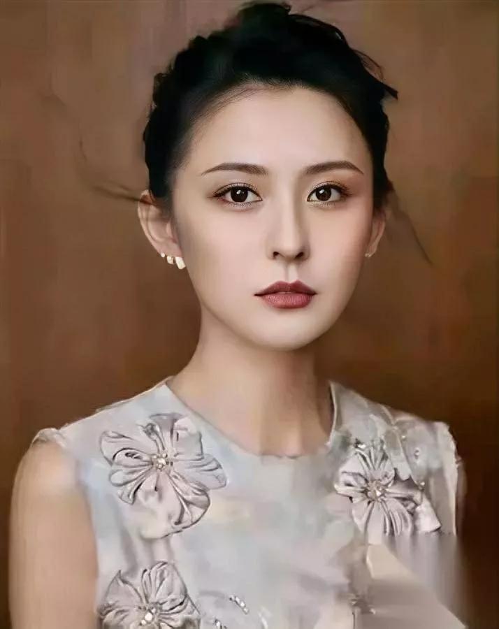 热依扎近况曝光！

39岁单妈演少女？

最近热依扎带着新剧《灼灼韶华》出现在大