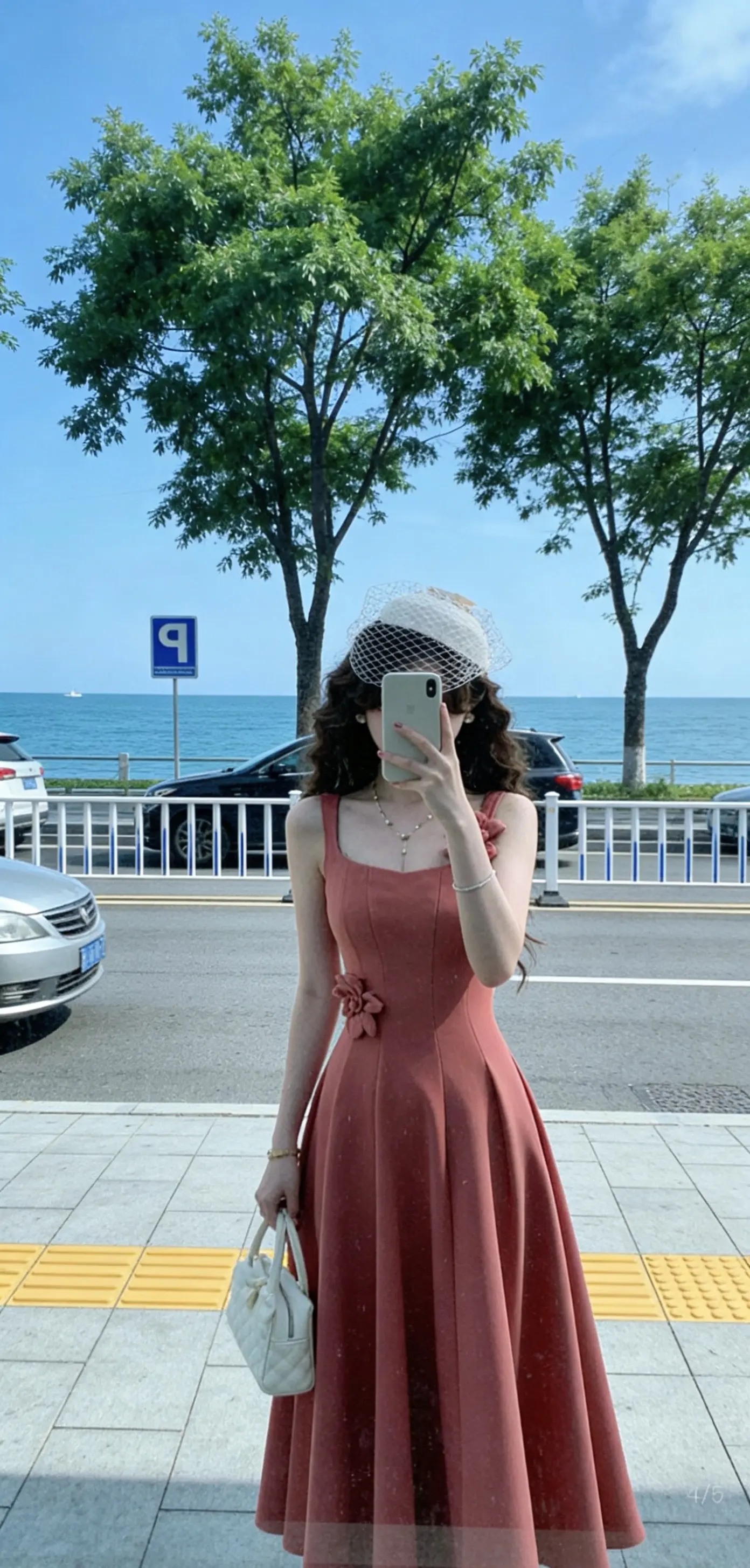 人生最大的财富就是，坦然自信，永远积极向上，生活不一定很酷，但一定要有...