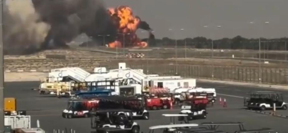 完了，印度又双叒上国际头条了，2025年11月21日，那架在航展上漏油的印度国产