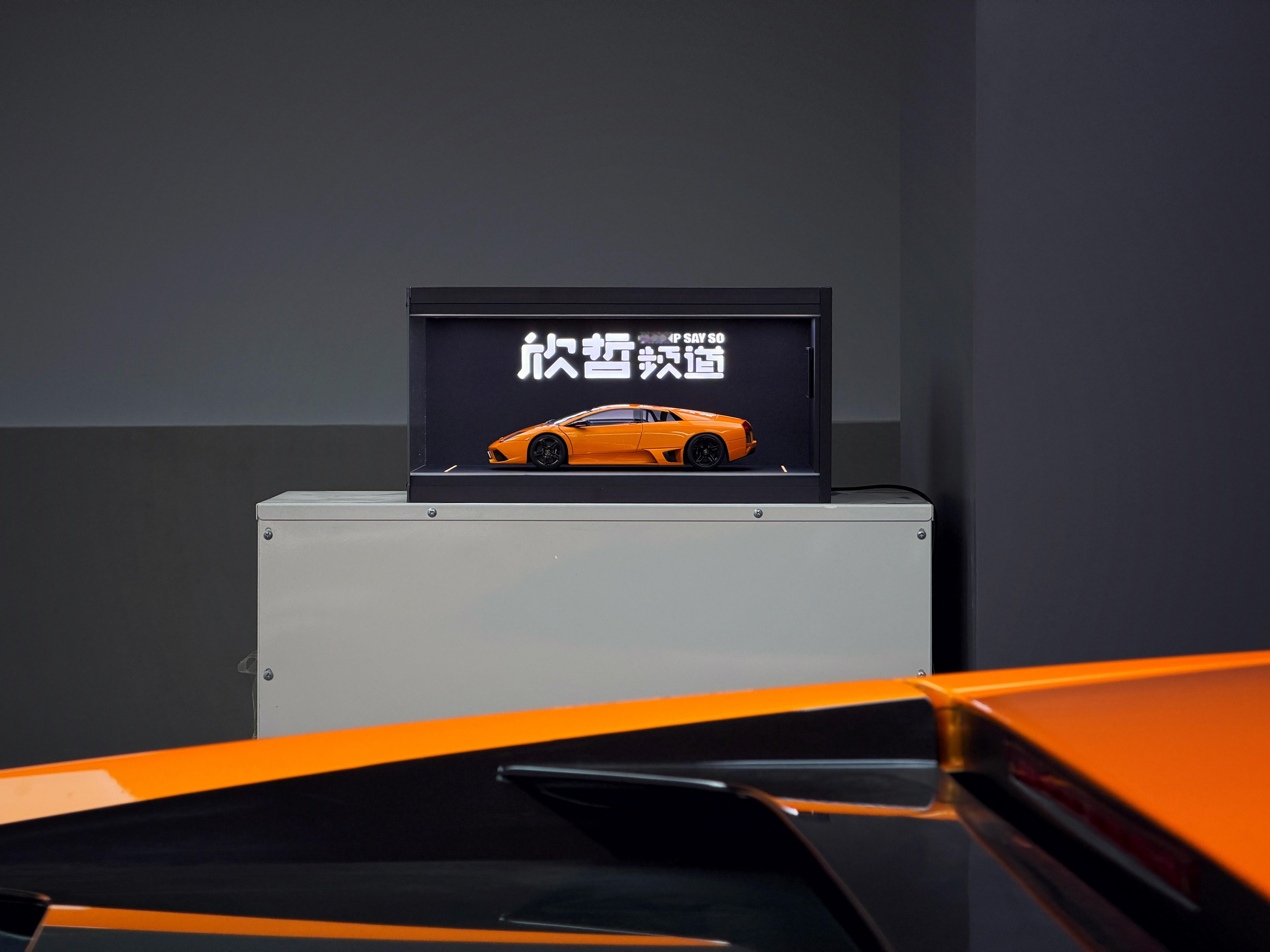 上次粉丝见面会，大神模友送我的定制模型展示盒。第一次点亮我鸡皮疙瘩都起来了，真的