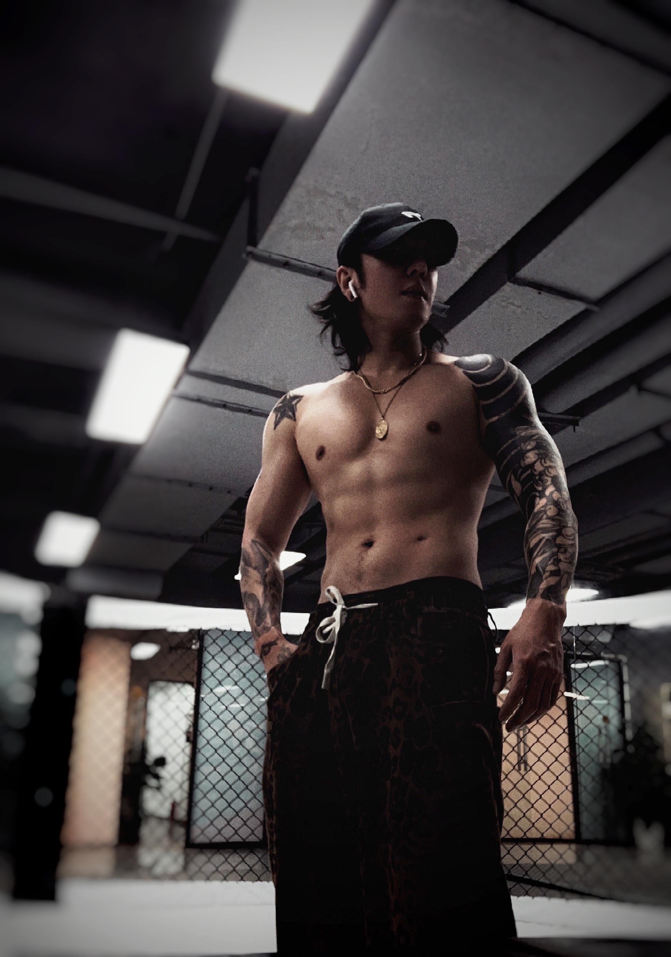 39岁了努努力让自己老得慢点。