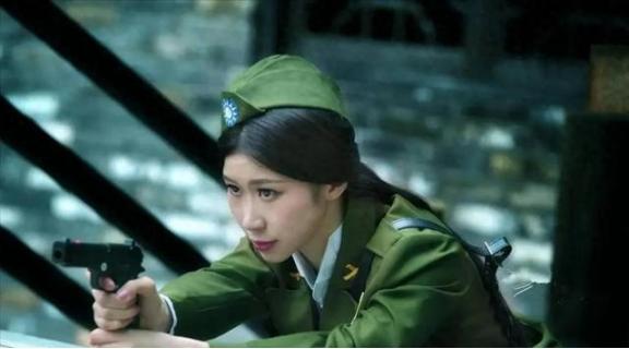 “戴笠情妇！”1949年，国民党美女特工张春莲，为了保命，隐姓埋名嫁给农民！30