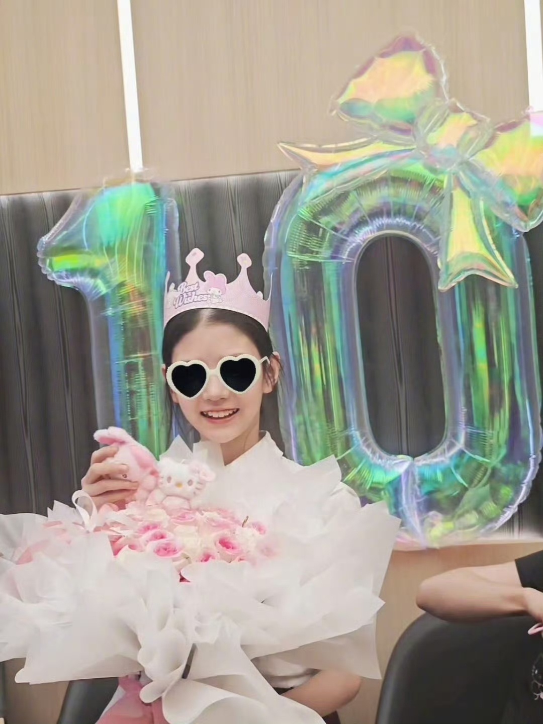 张梓琳大女儿10岁了张梓琳为10岁大女儿庆生 张梓琳为10岁大女儿庆生，好漂亮 