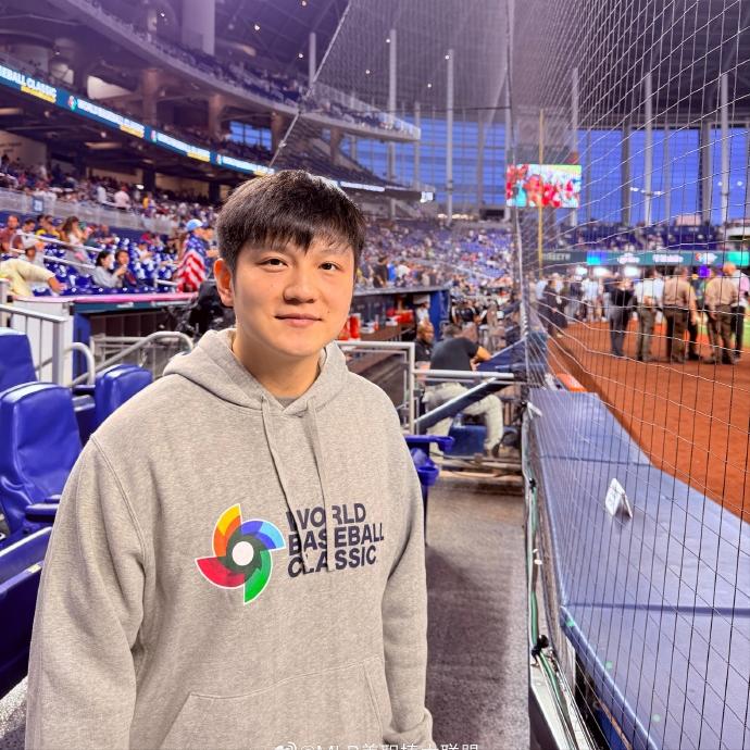 盼了许久，
樊振东终于要重返赛场了！
全网乒迷期待已久的消息，终于有了确切答案。