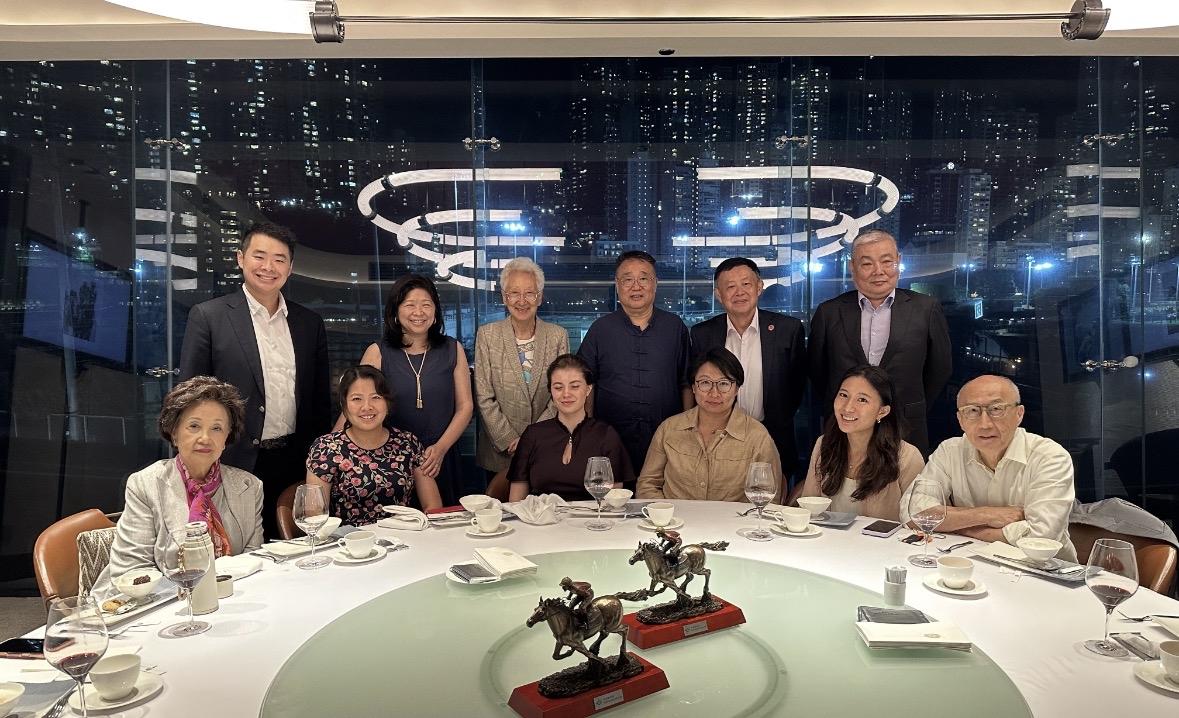 张学良的身边人

今晚，我有幸与两位特殊的前辈姐妹相聚，一同参与助力青年艺术梦想