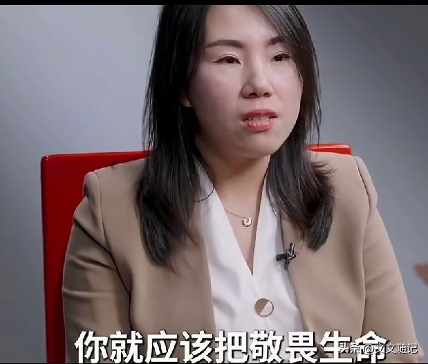 当了半辈子检察官，她却被一个死刑犯吓得辞了职。

说实话，第一次看死刑执行，她觉