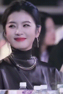 这个是谁啊
长着一张国色天香的面庞
太让人喜欢了[呲牙]