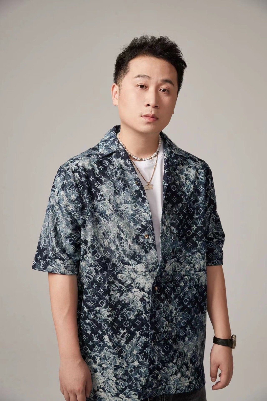 一如既往炸裂的曲风，歌词也很走心，微笑掌控全场，让一波玩家感受到了满满的画面感。