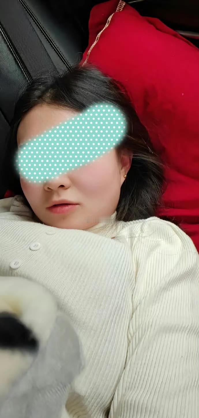 这个四川男人太惨了，为了情人把婚给离了，却发现情人在外面还有好多个男人。在他眼里