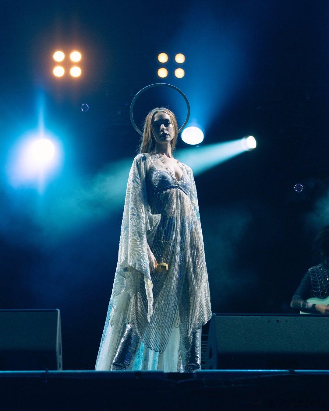 安妮·海瑟薇在《圣母玛利亚》的这些照片也都太美了吧 