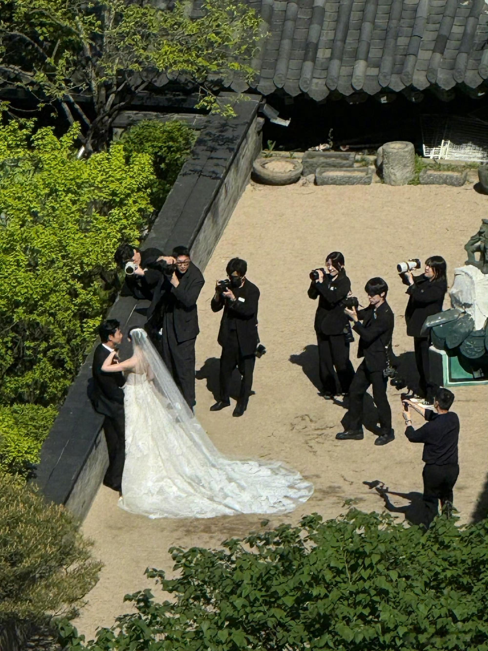 新浪娱乐玉泽演婚礼现场图网友偶遇玉泽演办婚礼 有网友入住酒店，正好偶遇玉泽演办婚