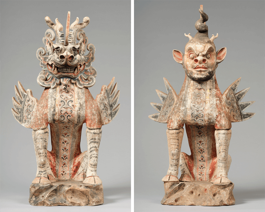 日本静嘉堂文库藏唐代一对彩绘彩陶镇墓兽 ​​​