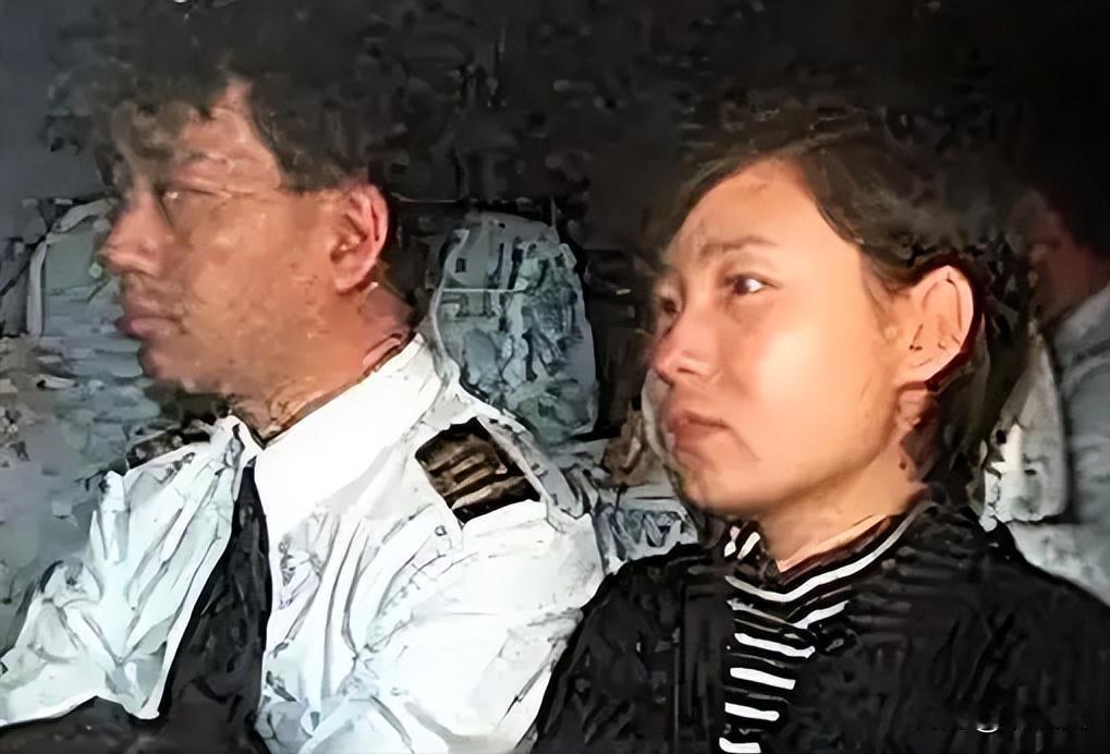“各位乘客，请扣好安全带，飞机将转飞台湾。”1998年10月28日上午，国航CA