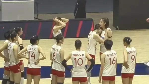 8月30日女排亚锦赛决赛，中国女排主场鏖战五局2‑3不敌泰国，收获亚军，错失直通