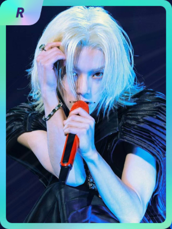 华晨宇 集卡互助ing~送你一张“火星七夕抽卡集”R卡“花花世界”~速速来抢，手