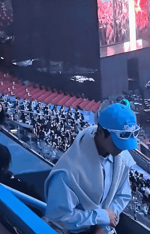 魏晨现身张杰演唱会一沫真挚的情话魏晨现身张杰演唱会！一沫真挚的情话