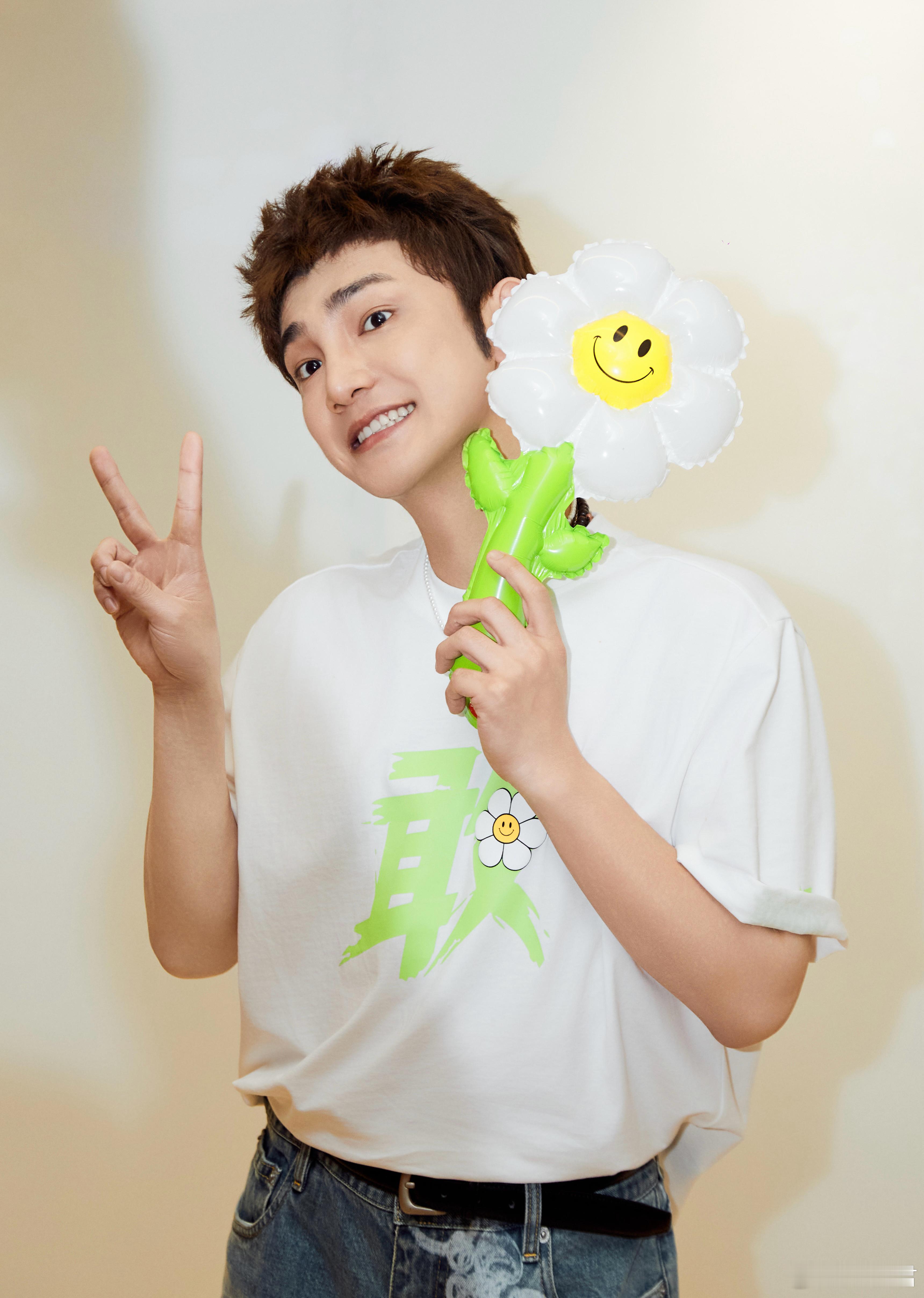 蒋龙说我下半辈子给陈思诚养老 听到蒋龙这话，感觉他俩的友情就像一首欢快的歌，充满