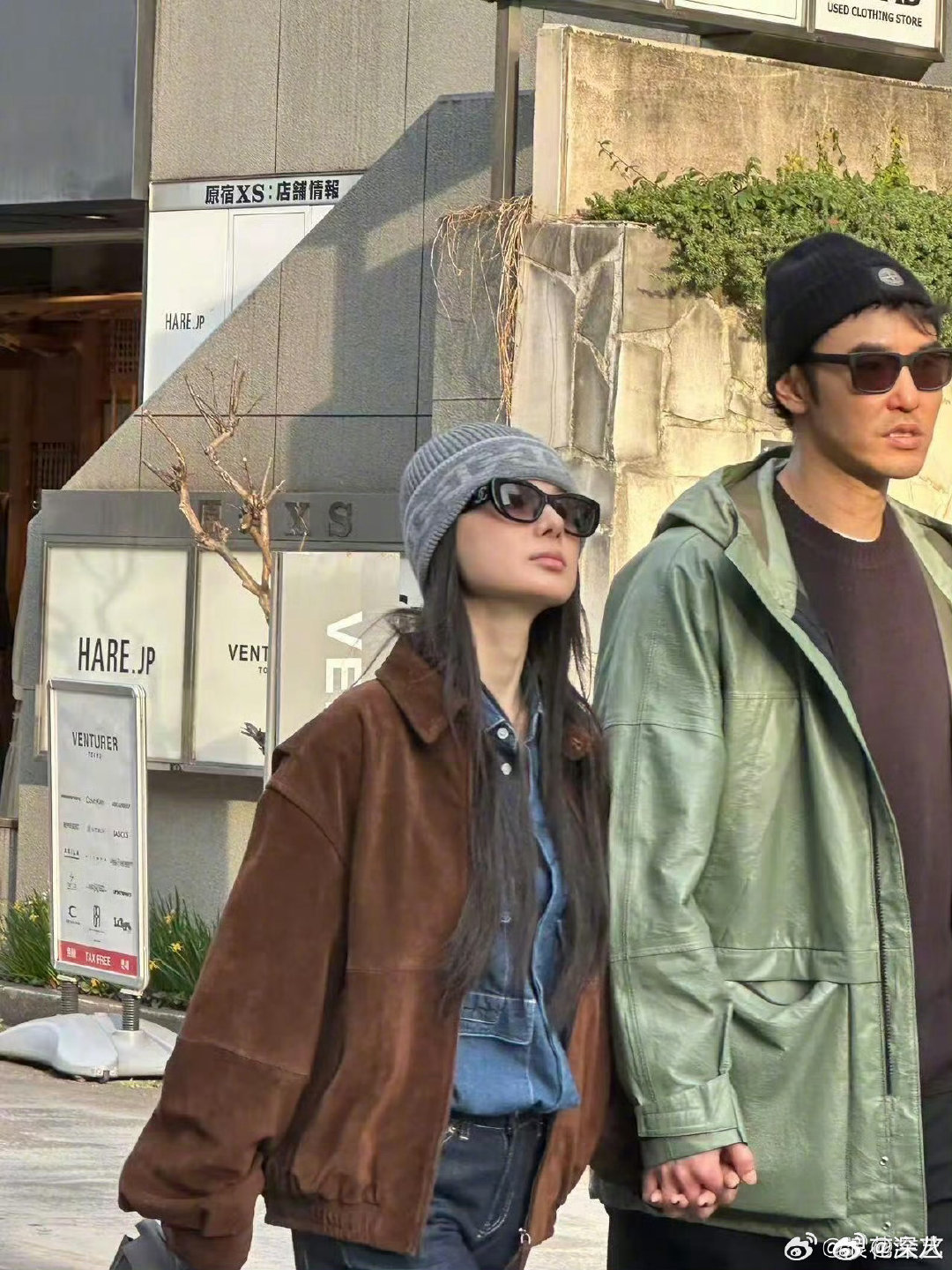 偶遇阮经天和女友逛街日本偶遇阮经天和女友逛街 日本偶遇阮经天和女友牵手逛街 ，挺