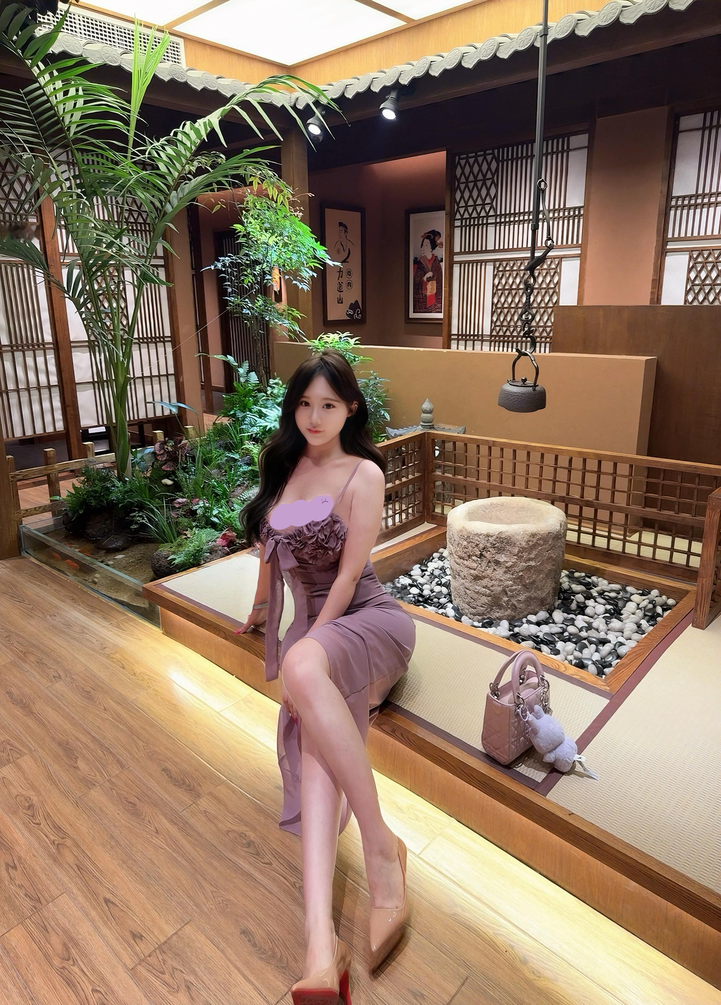 我总是忧愁 你看我的眼神是否与其他人不同 ​​​