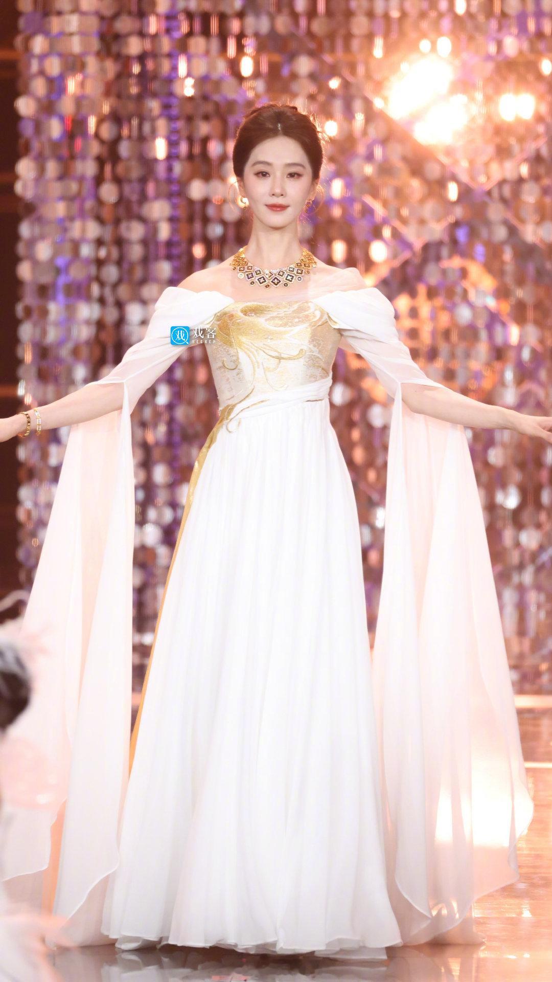 恭喜刘诗诗荣获北京国际电影节天坛女神奖一姐每次出现都绝对的权威。大出圈，再次恭喜