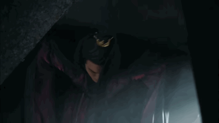 #换个人吻就算工伤#甜吗？ ​​​许凯的脸怎么这么小？娜扎的脸在女生中都算小巧精