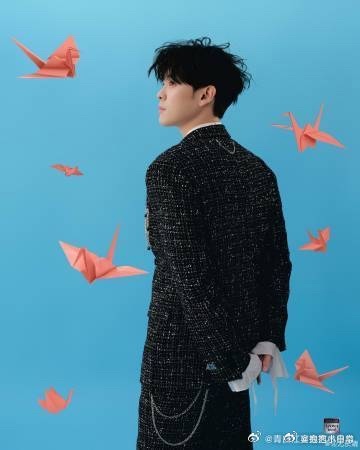 尤长靖马来西亚人气 尤长靖回到马来西亚录制新综艺，现场粉丝热情爆棚，大学生们纷纷