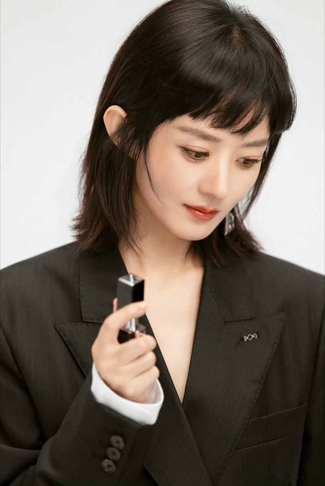 赵丽颖狗啃刘海从未见过这样的赵姐.......又解锁新造型了赵丽颖