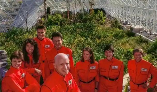 1991年，美国特意做了一个轰动全球的实验，把4男4女关在一起两年，再次打开房门