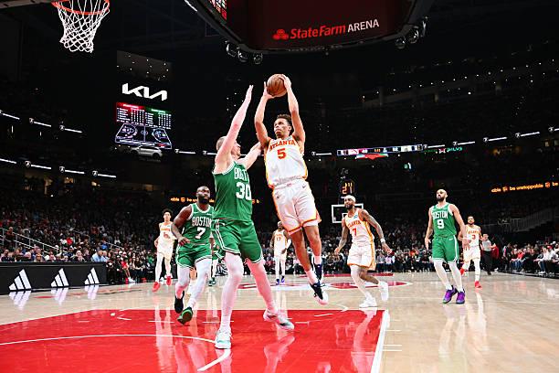 戴森-丹尼尔斯本赛季到目前为止的三分命中率只有17%，比起上赛季的34%实在是差