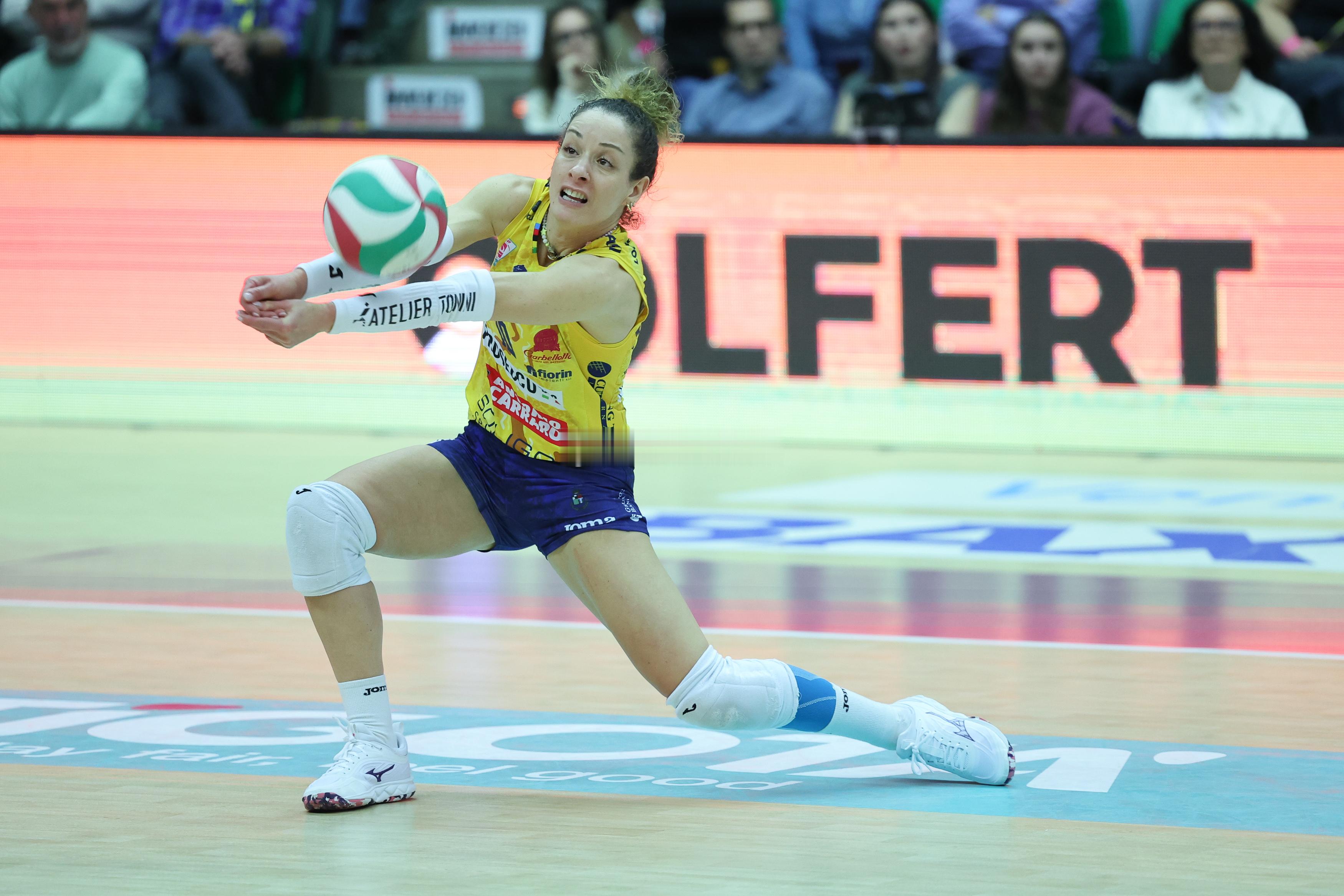 2025-2026意甲女排联赛冠亚军决赛第一回合科内利亚诺3-2米兰MVP：德吉