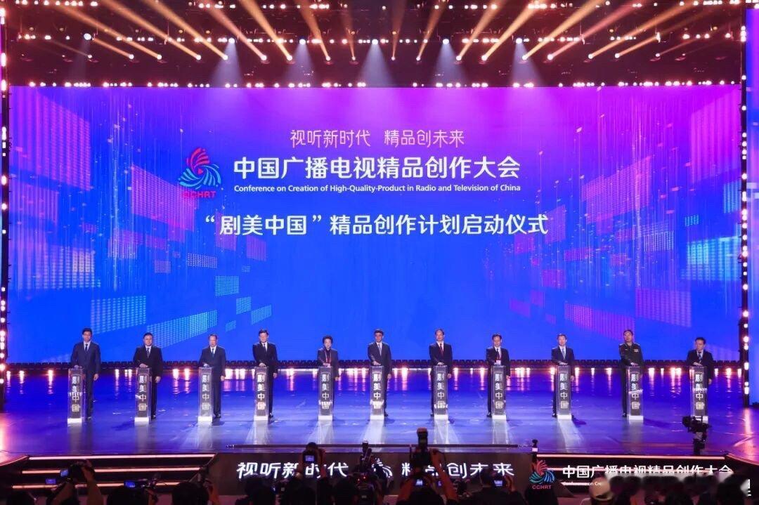 人间烟火方向：让人民作主角、站C位，用心用情体会人民的冷暖幸福，表现人民的喜怒哀