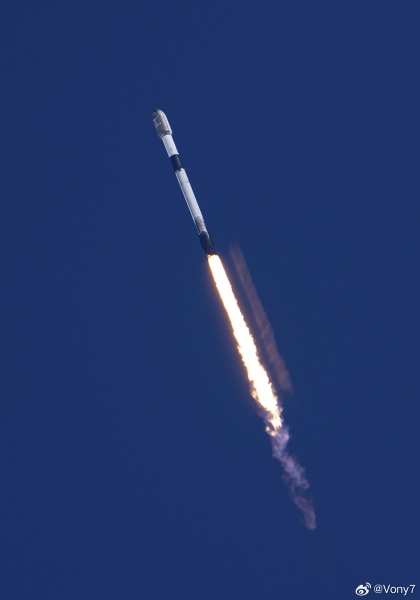北京时间2026年8月5日1时5分，SpaceX从范登堡太空军基地SLC-4E发