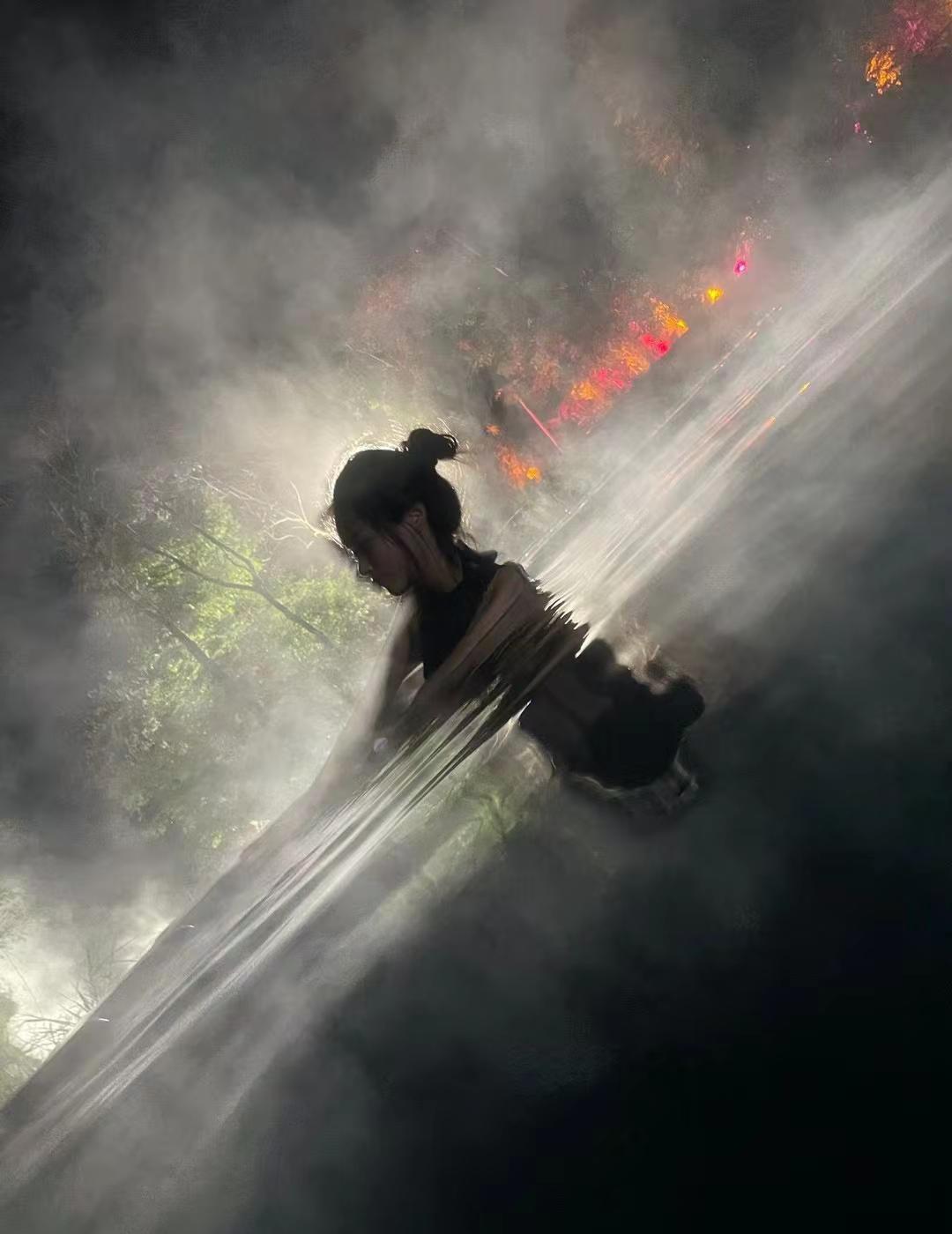 原来人什么都不想要的时候，可以如此的平静。什么都不用想真的快乐轻松许多