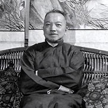 国民党少将错过最后一班飞机，被迫留在大陆，因祸得福活到102岁
 
你们知道这位