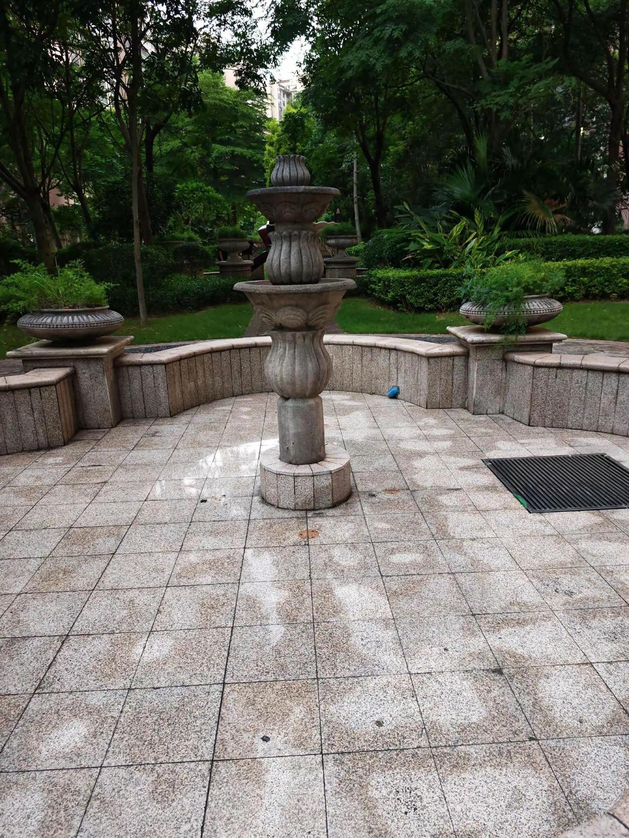 小区喷泉花园