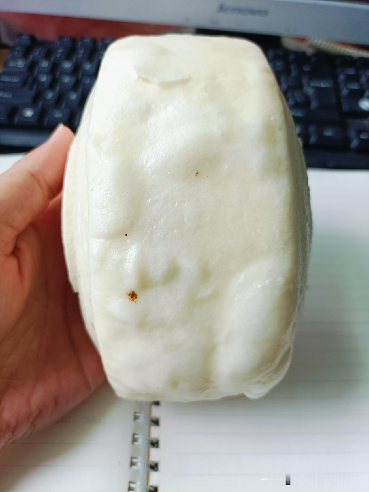 今天的早餐：一个馒头，一杯豆浆。

一个馒头一元，一杯豆浆一元，这个早餐挺划算的