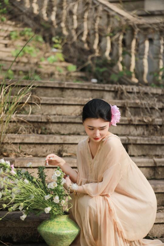 𝒍𝒐𝒏𝒆𝒍𝒚 𝒑𝒆𝒐𝒏𝒚🌸静默的生命力
