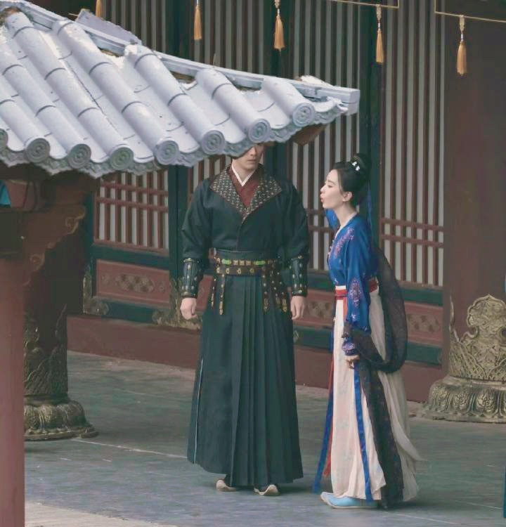 真好笑，都是👖的剧，抢什么抢...有什么好抢，👖现在为了预热想要热°是真的，