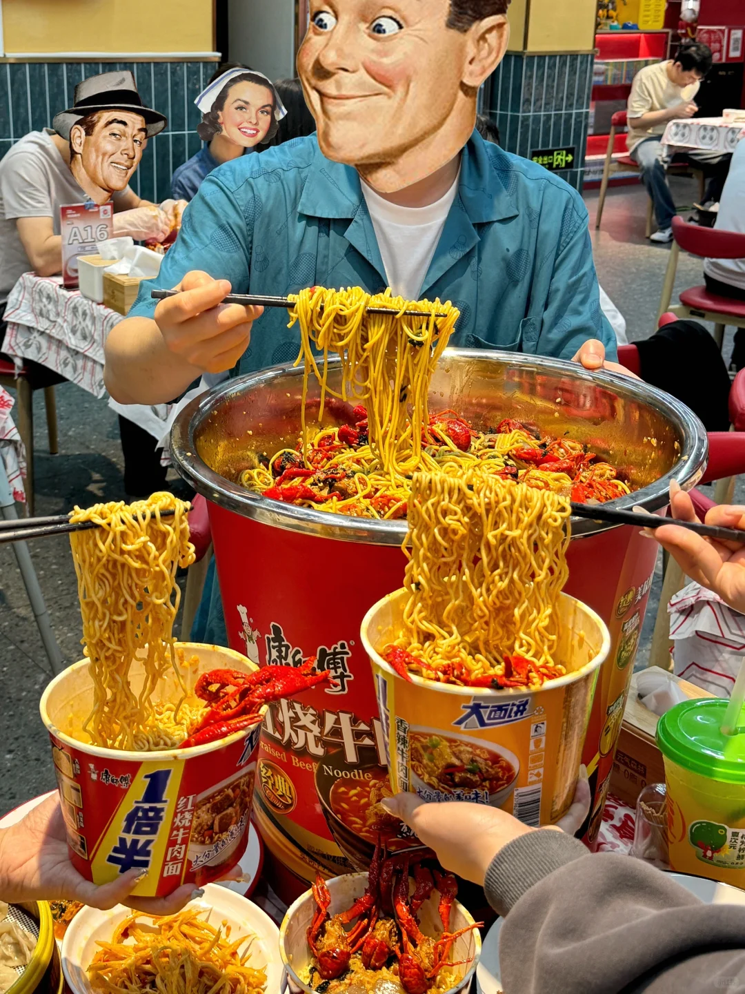 长沙不止零食很大！还有XXXL龙虾泡面桶😅😅