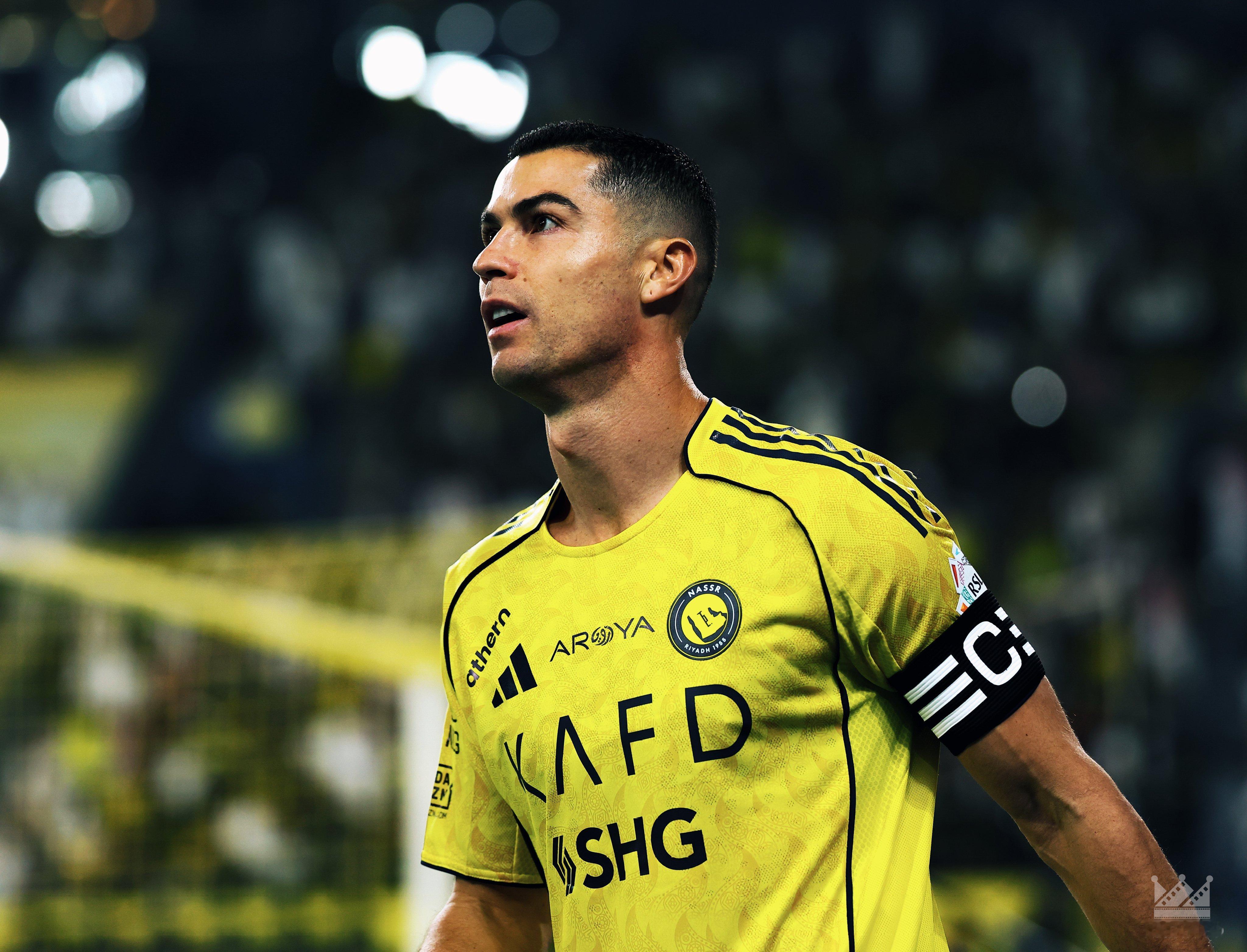 真可爱，头上给顶了个👑💛 